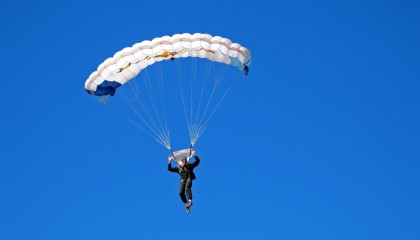 开云体育全站-_燃情篮球夜：足球+篮球融合娱乐盛事_，燃烧篮球